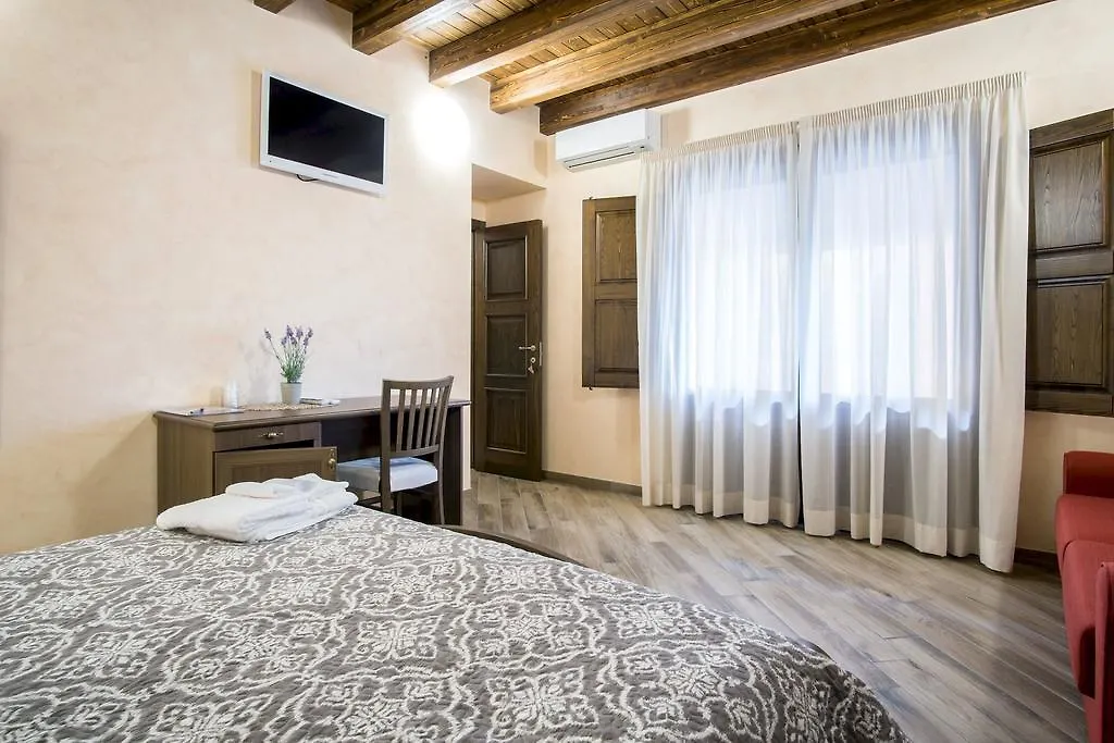 L'Arco Dei Sogni Hotel Malvagna 3*,  Italy